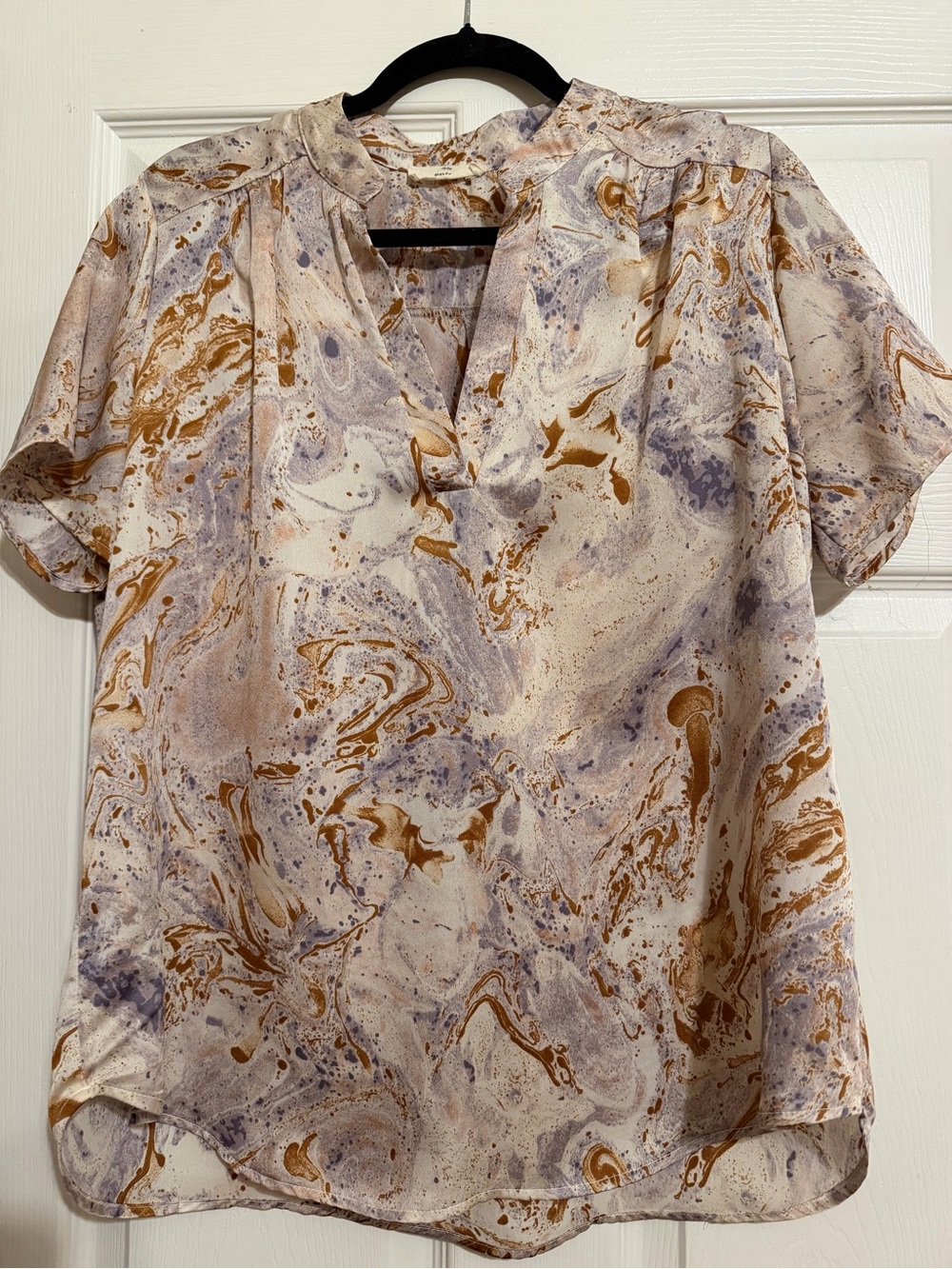 entro Marble-Effect Short Sleeve V-Neck Blouse in Cream, Brown and Lavender